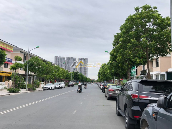 Cho thuê biệt thự dương nội, 200m2, phố kinh doanh, gần aeon mall, hđ 5 năm. lh 0985087065