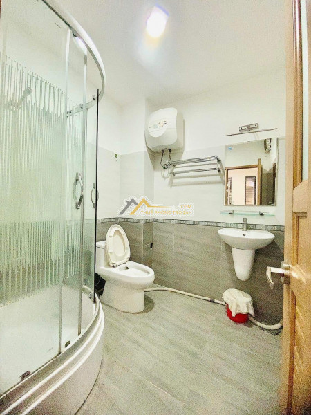 Bán nhà sát mặt tiền phan đăng lưu, 32m2, 4 tầng, chỉ 5,65 tỷ.