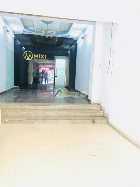 Nhà cho thuê mặt tiền pasteur, p.8, q.3. dt:4x17 1trệt 5lầu. giá 100tr/th