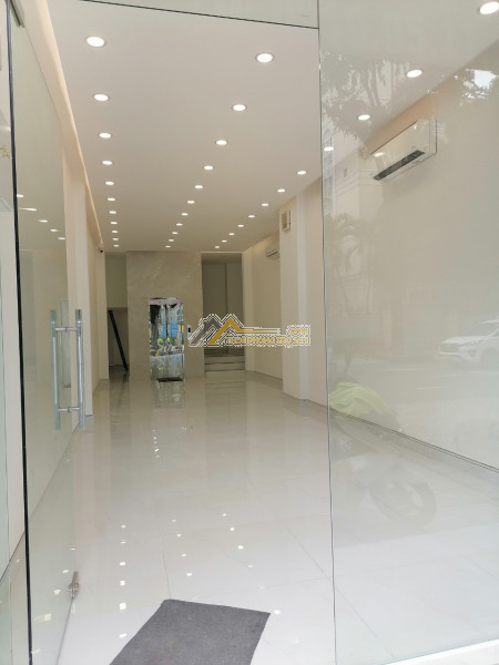 Nhà cho thuê mặt tiền pasteur, p.8, q.3. dt:4x17 1trệt 5lầu. giá 100tr/th