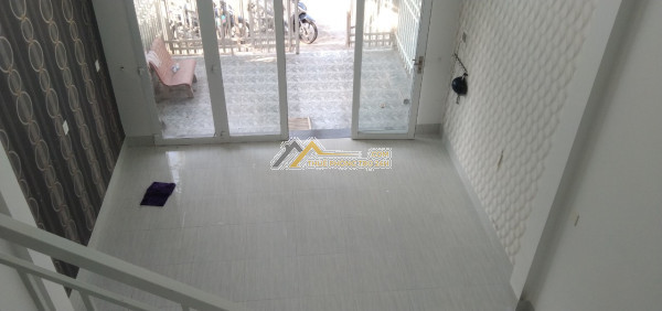 Cho thuê nhà 1 trệt 1 lầu đường 853 gần ngã 7, tp sa đéc, đồng tháp.