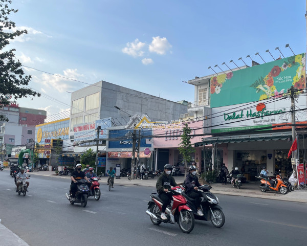 Cho thuê nhà nguyên căn mặt tiền phạm văn thuận, biên hòa, đn
